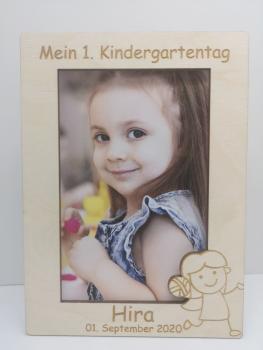 Personalisierter Bilderrahmen Mein 1. Kindergartentag mit Wunschname aus Holz in Birke natur - Variante Mädchen