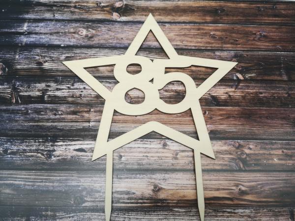 Caketopper - Jahreszahl mit Stern - aus Holz