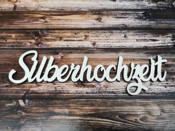 Schriftzug Silberhochzeit aus Holz in weiß