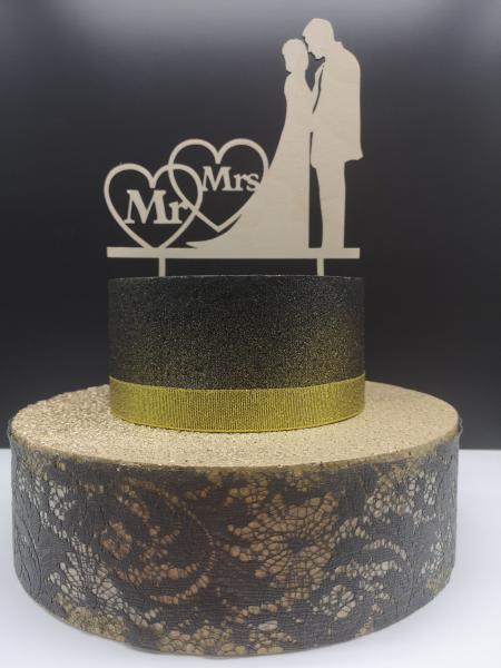 Cake Topper Caketopper Tortenstecker Tortenaufsatz "Brautpaar mit Mr & Mrs" zur Hochzeit aus Holz