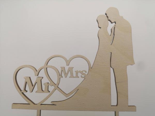 Cake Topper Caketopper Tortenstecker Tortenaufsatz "Brautpaar mit Mr & Mrs" zur Hochzeit aus Holz