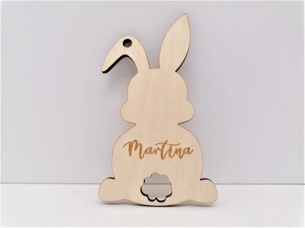 Osteranhänger Osterhase mit Wunschnamen aus Holz Natur